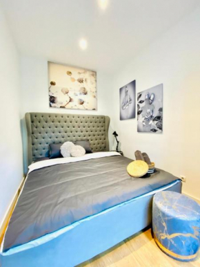 Elegant 2BR Apartment with Balcony Near Millennium City